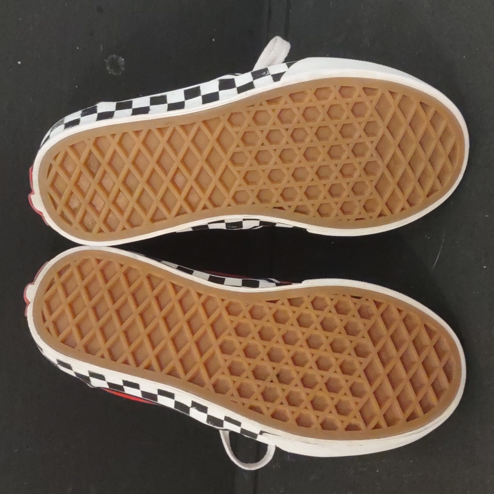 USED VANS LOW TOP TIE UP SHOE KIDS SIZE 13 COLOR RED HAS WEAR SEE ALL PHOTOS - Picture 9 of 10